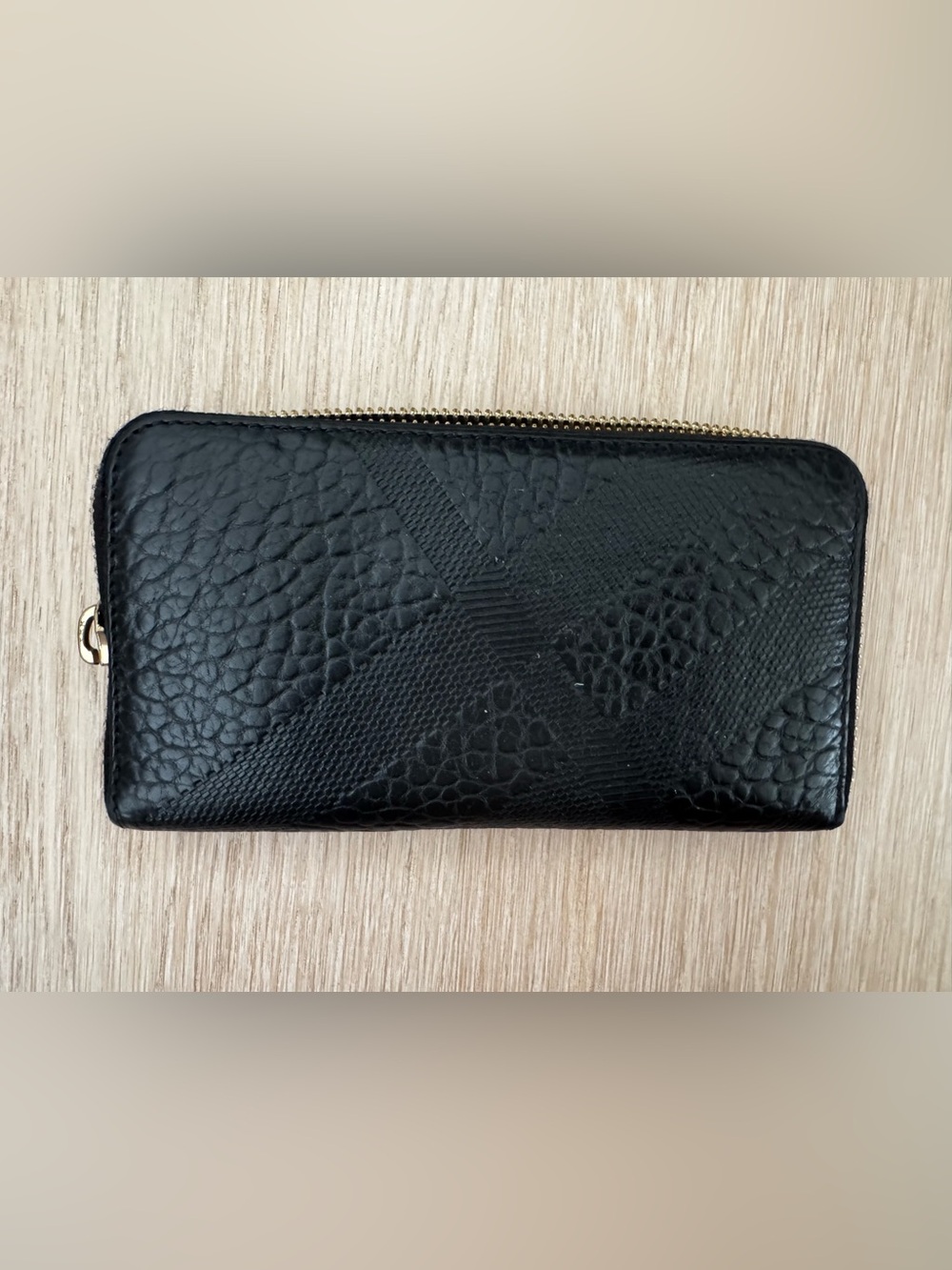 Burberry Black Textured Zip Wallet with Gold Hardware - Picture 4 of 7